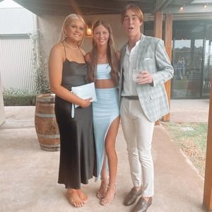 Meet your Posher, Ella